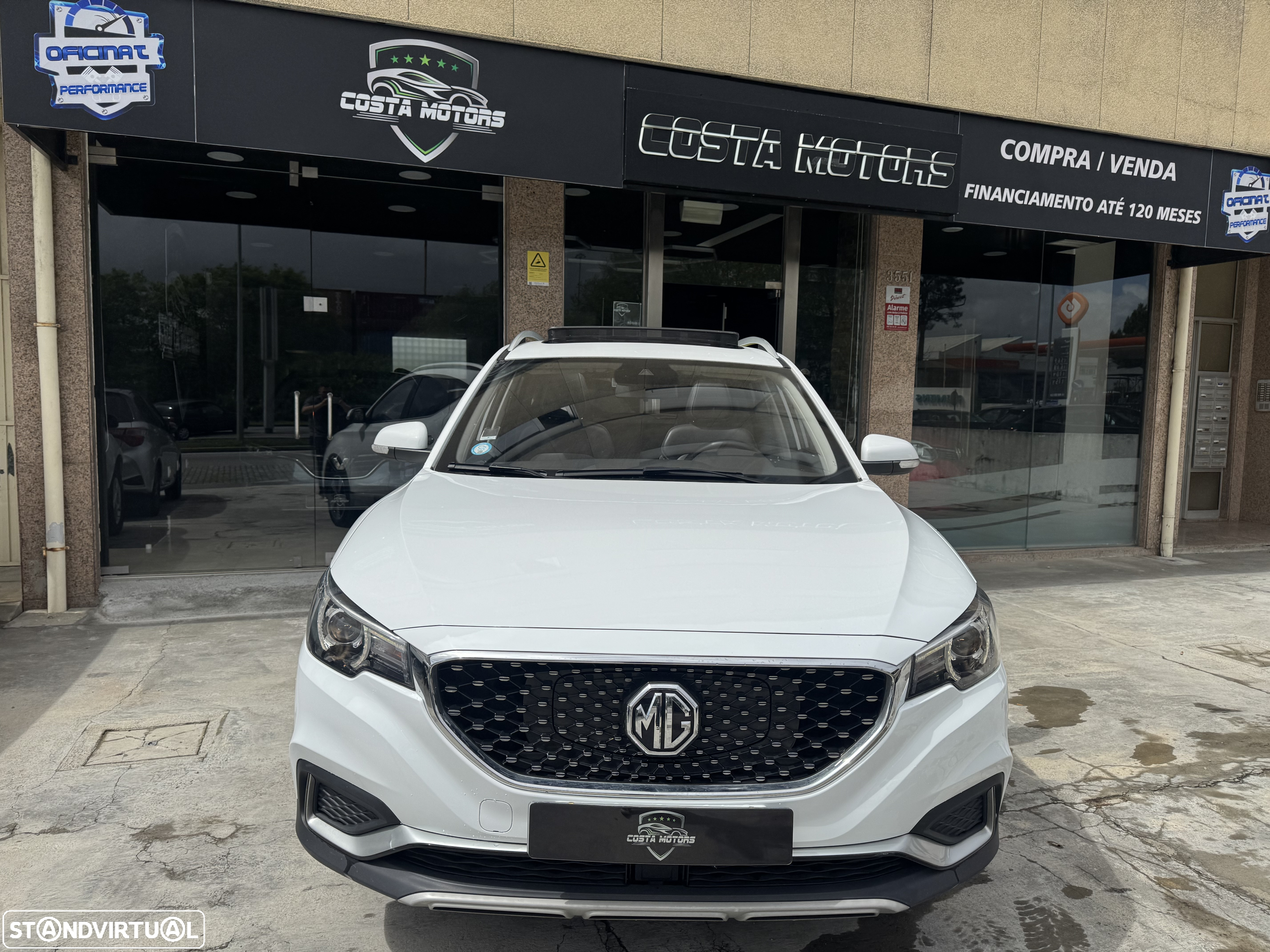 MG ZS EV 44.5 kWh Luxury - 2