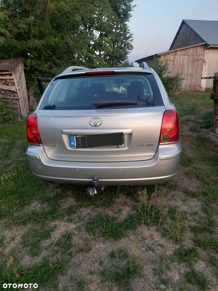 Toyota Avensis - 6