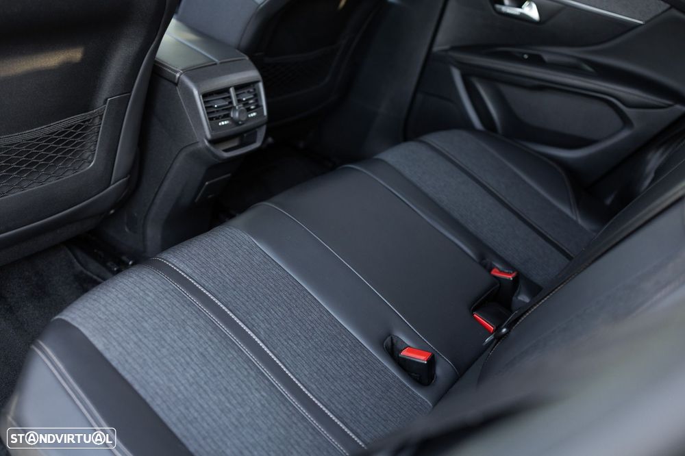 Peugeot 3008 1.6 BlueHDi GT Line EAT6 - 24