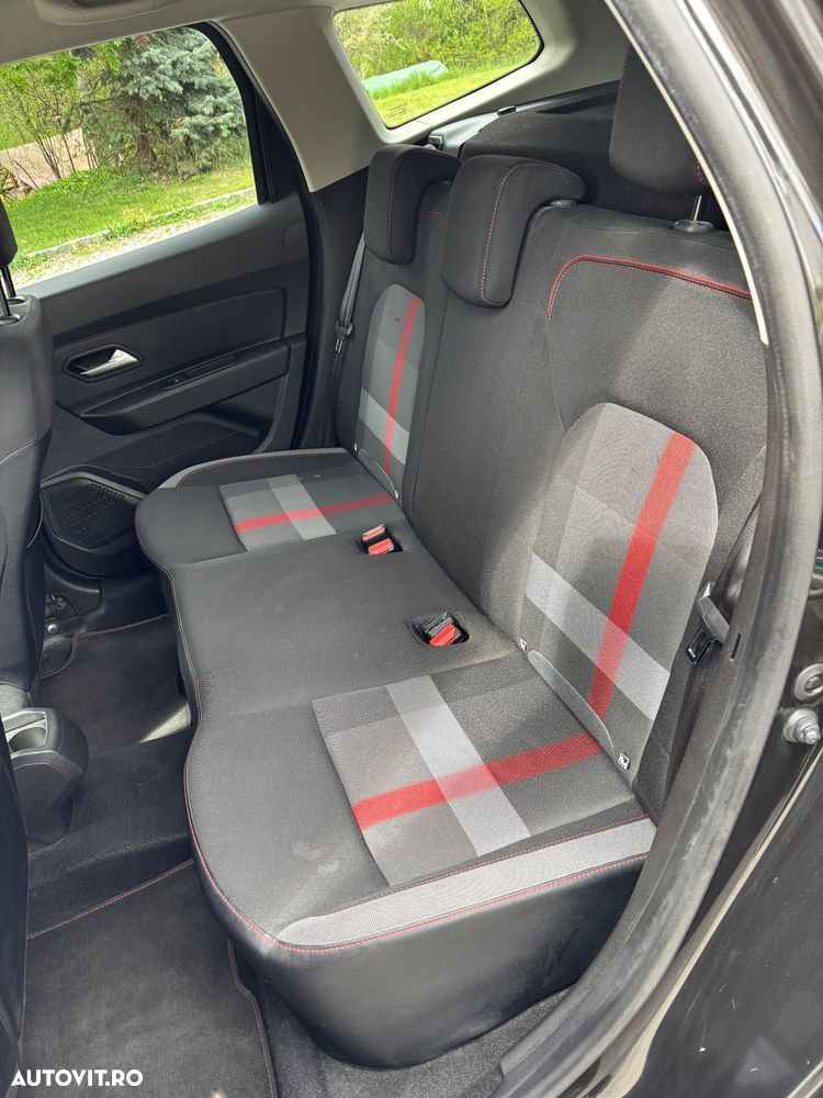 Dacia Duster TCe 150 GPF SL Techroad - 12