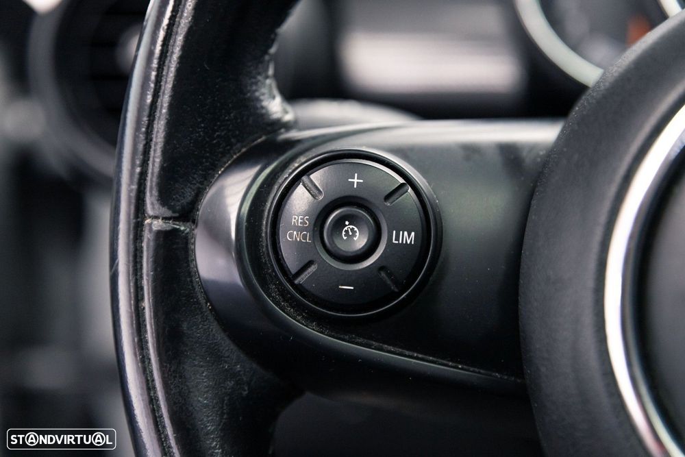MINI 3 Portas Cooper D Aut. - 28