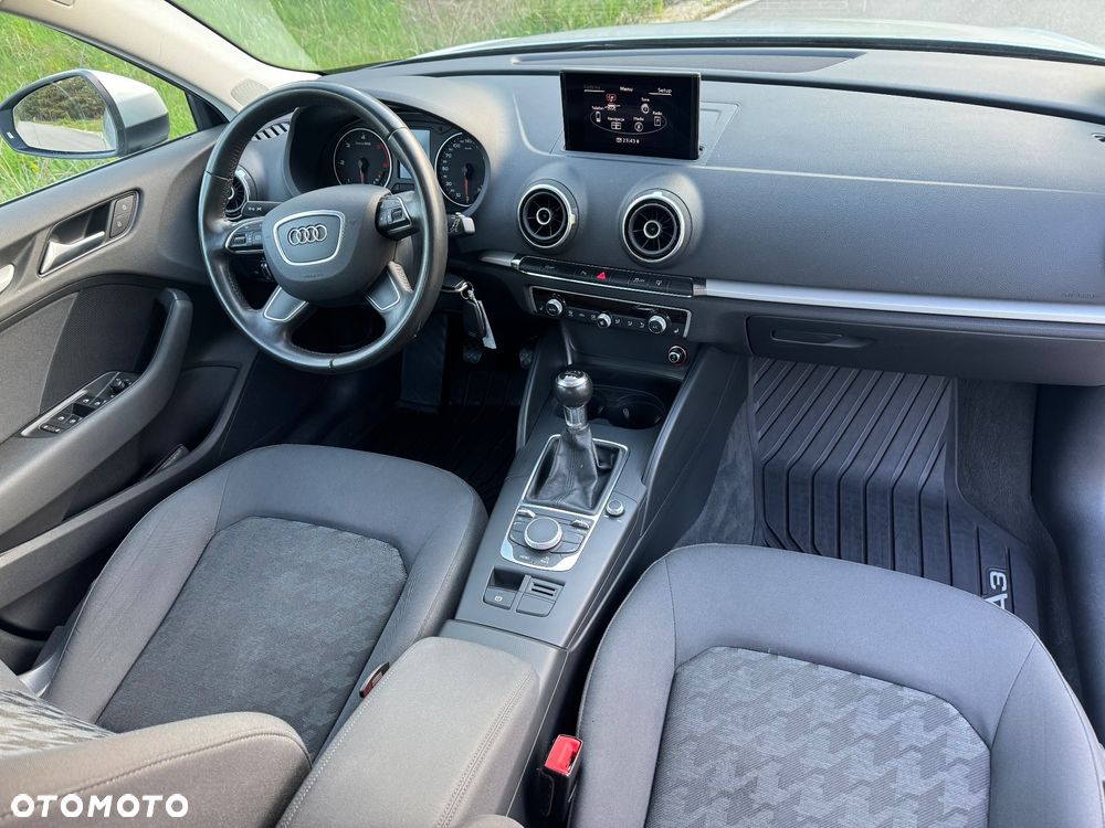Audi A3 Sportback 1.6 TDI ultra Attraction - 9