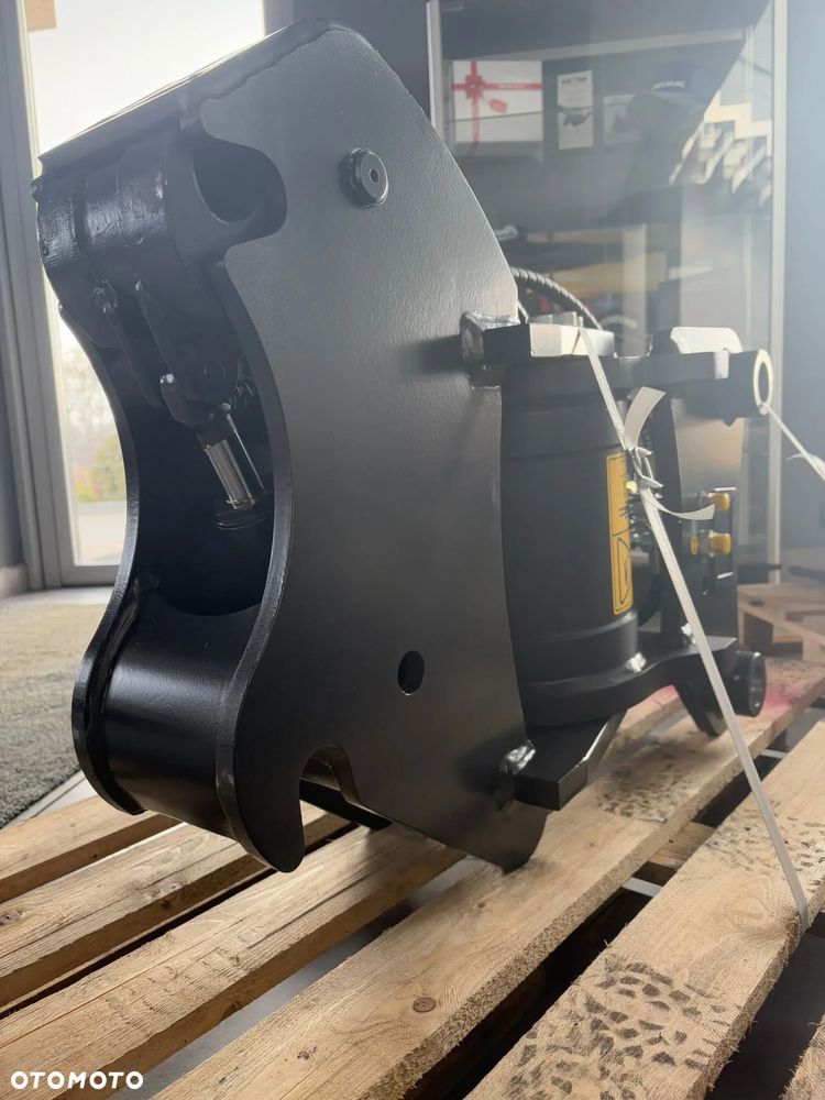 Głowica wychylna uchylna Tiltraton Powertilt JCB 3CX - 3