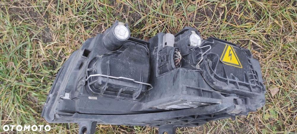 Lampa przednia Prawa kompletna Audi a4 8E0 xenon !! - 3