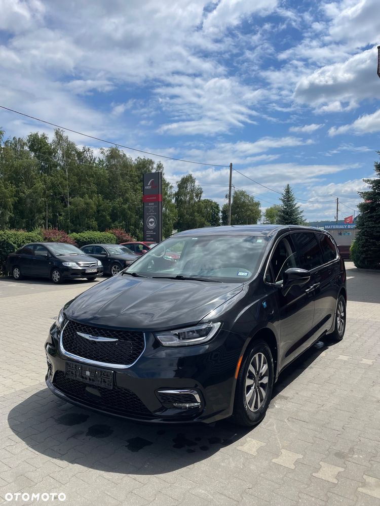 Chrysler Pacifica - 3