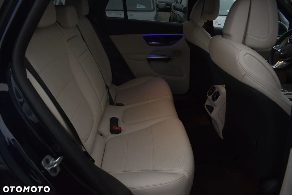 Mercedes-Benz GLC 300 de PHEV 4-Matic Avantgarde - 15