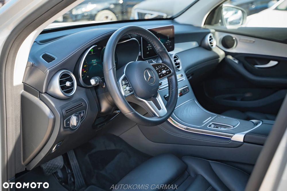 Mercedes-Benz GLC - 12