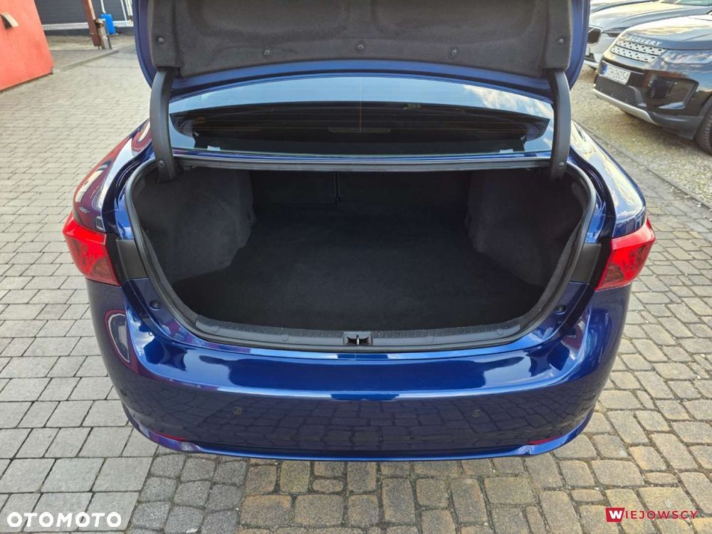Toyota Avensis - 15