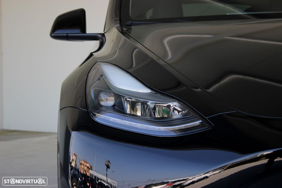 Tesla Model Y - 6