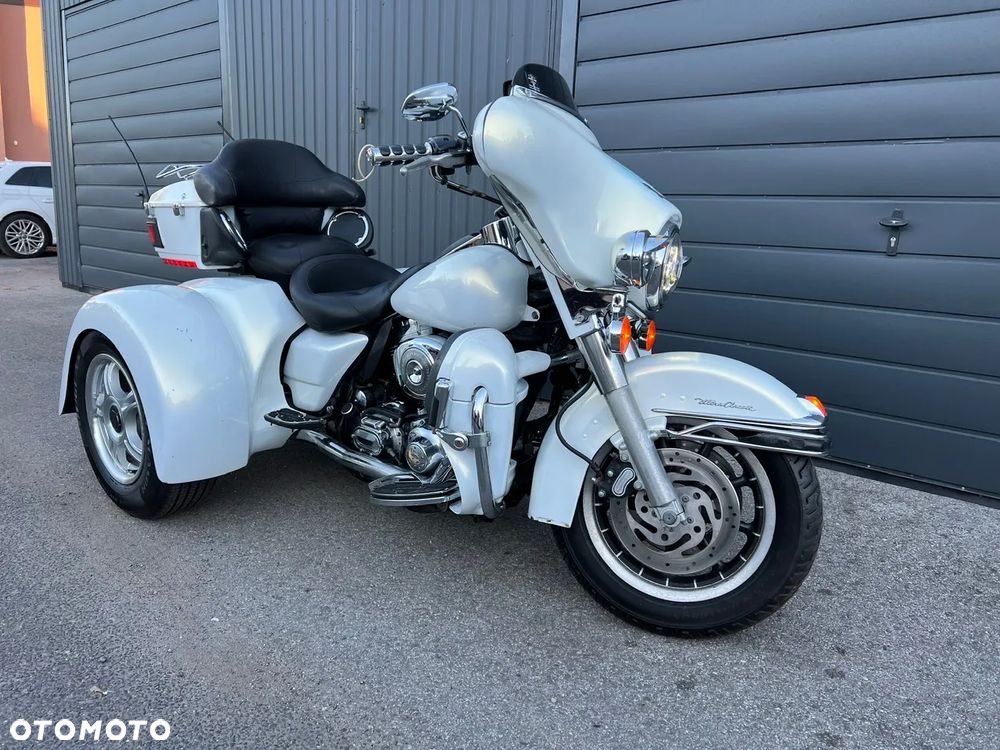 Harley-Davidson Street Glide Trike - 11