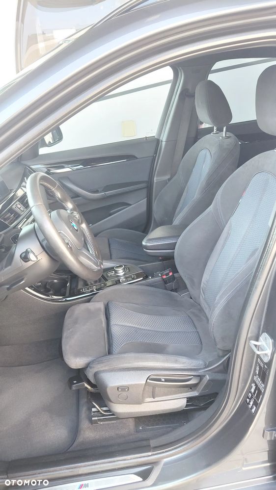 BMW X1 xDrive20i Advantage - 8