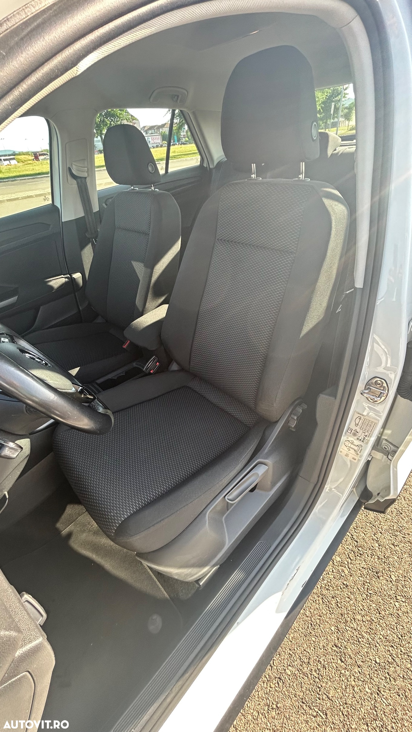 Volkswagen T-ROC 1.6 TDI Design - 18