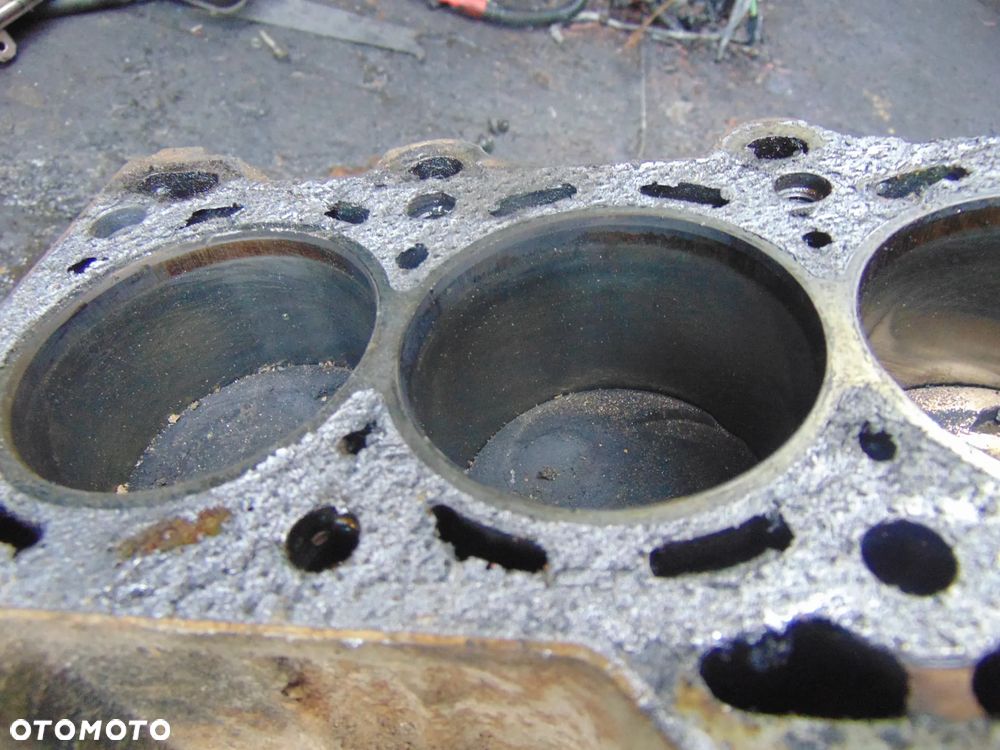 Dół silnika Chevrolet aveo 1,2 B12S1 - 3