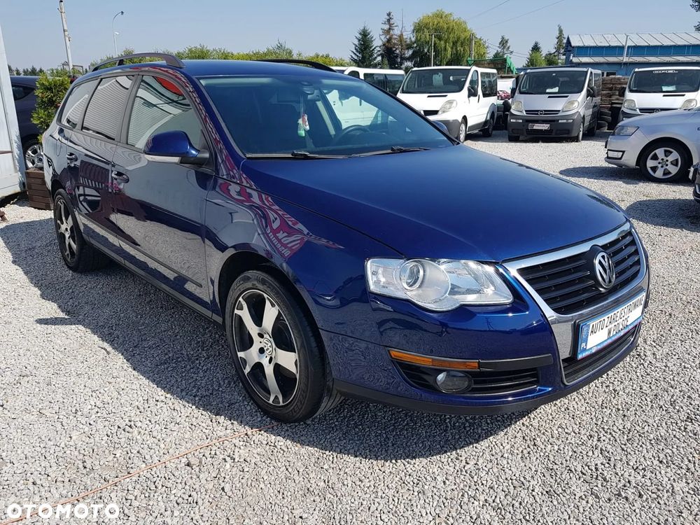 Volkswagen Passat 1.6 FSI Comfortline - 2