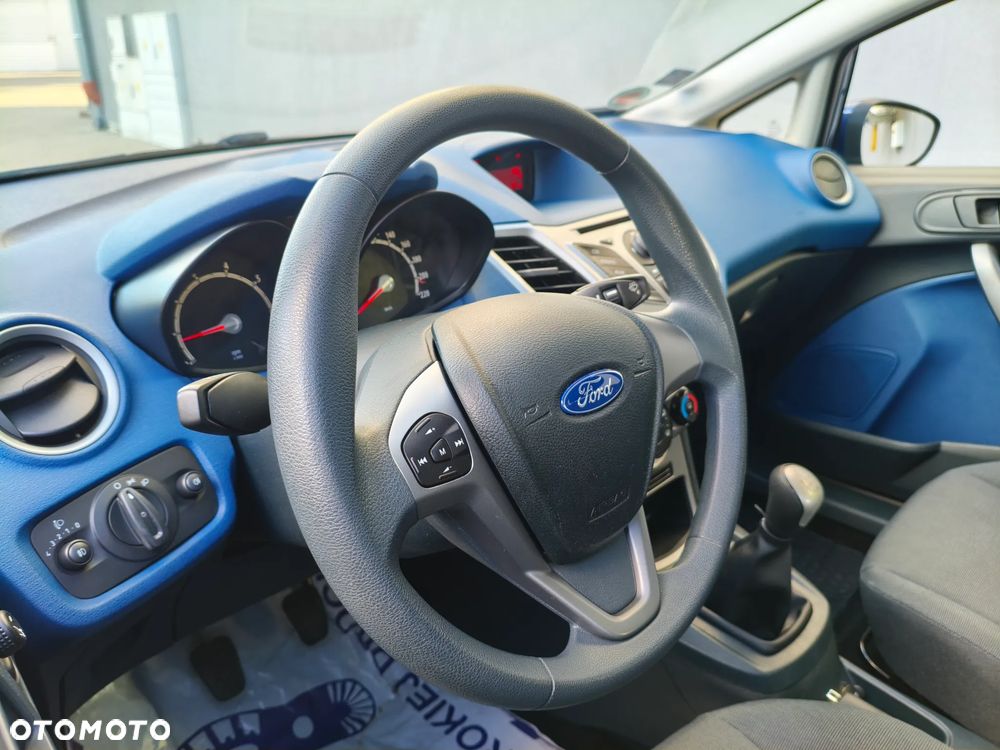 Ford Fiesta 1.25 Celebration - 13
