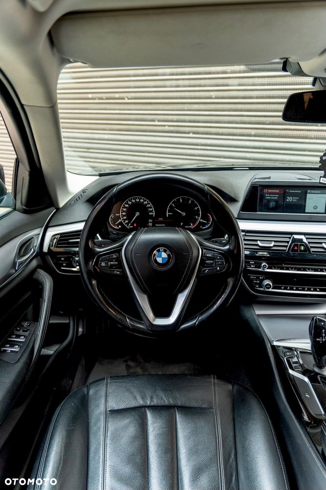 BMW Seria 5 520d xDrive - 10