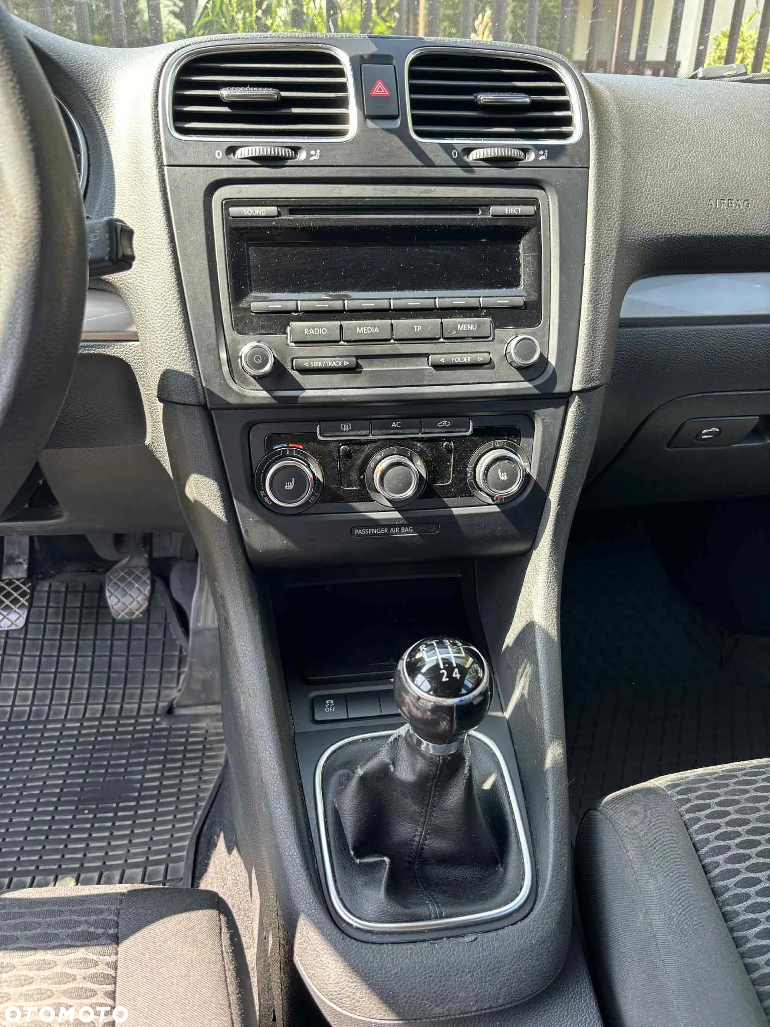 Volkswagen Golf VI 1.6 TDI Comfortline - 11