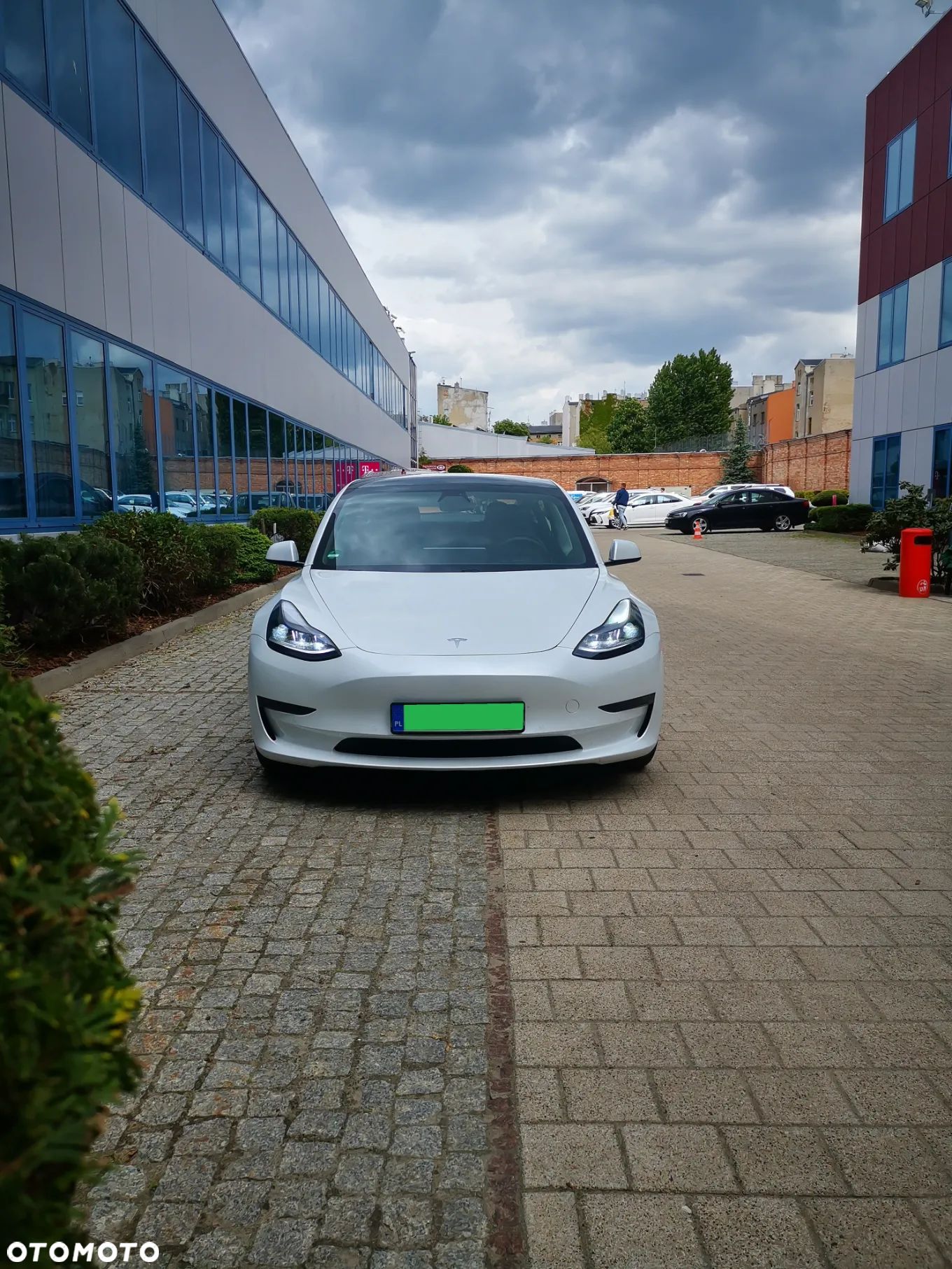 Tesla Model 3 - 1