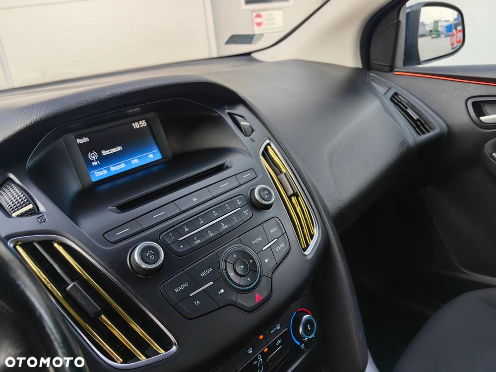 Ford Focus 1.5 TDCi SYNC Edition - 12