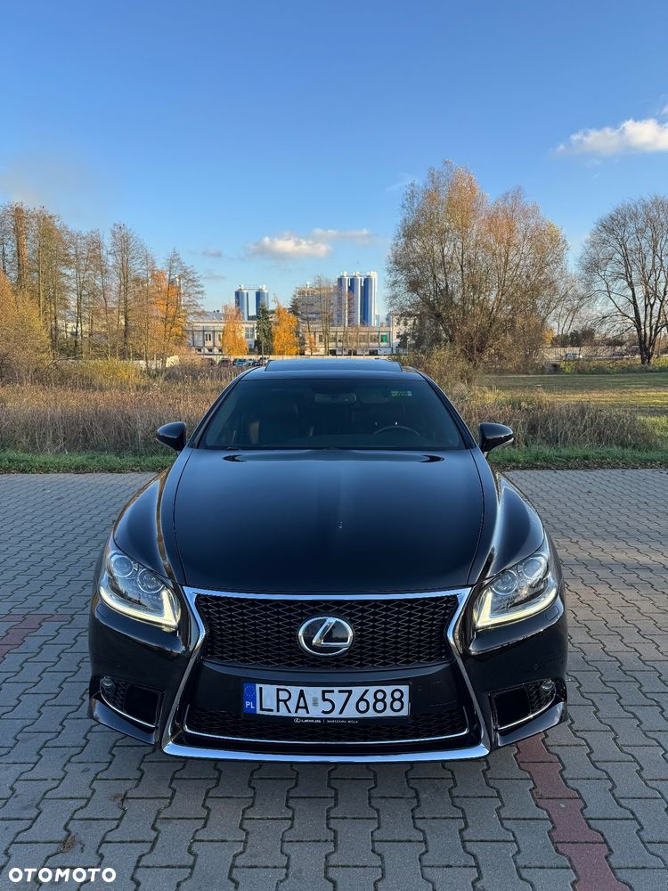 Lexus LS - 3