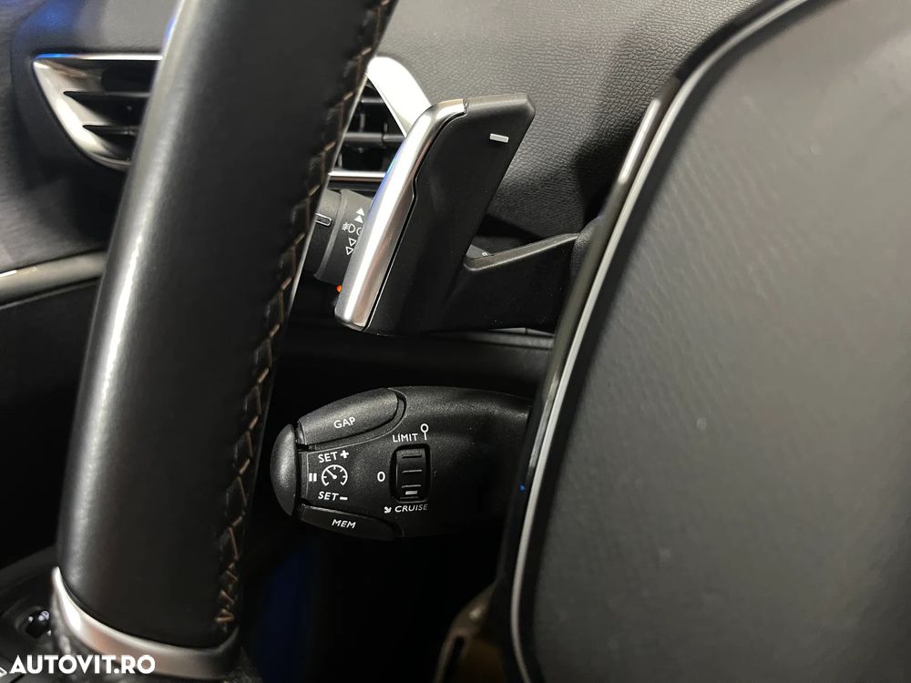 Peugeot 3008 225 e-EAT8 GT - 30