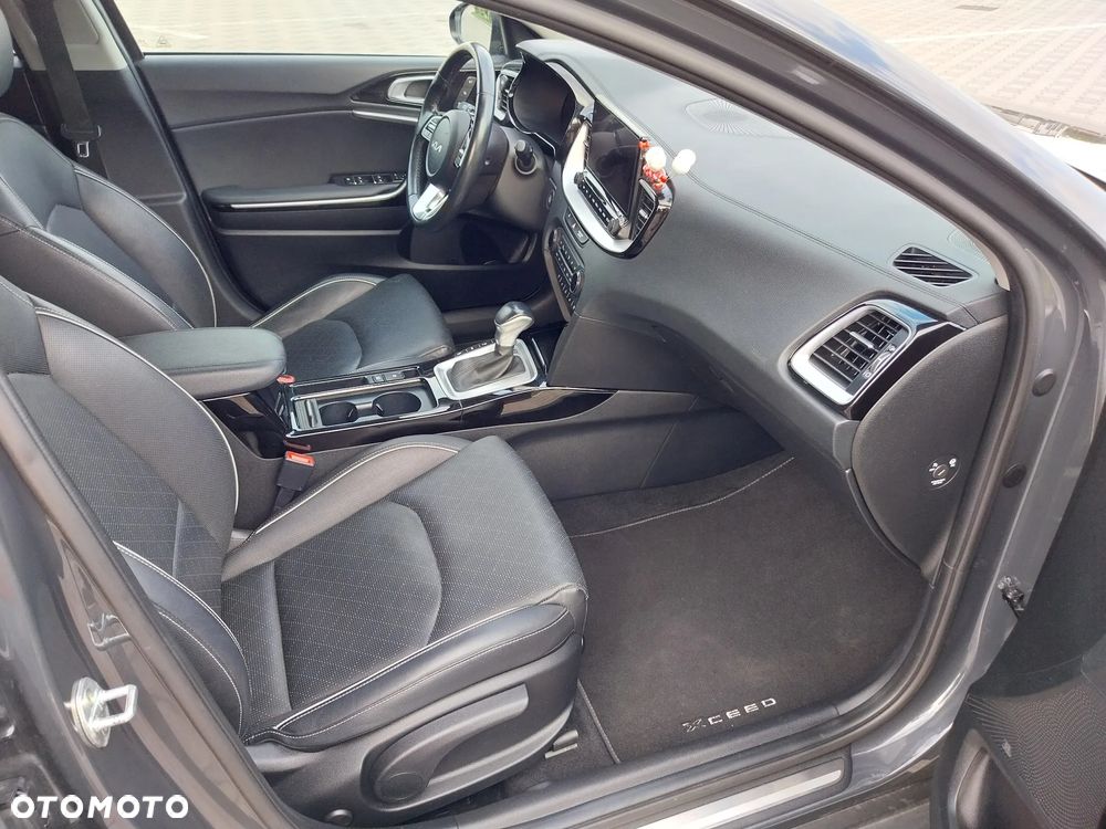 Kia XCeed 1.6 T-GDI OPF DCT7 PLATINUM - 28