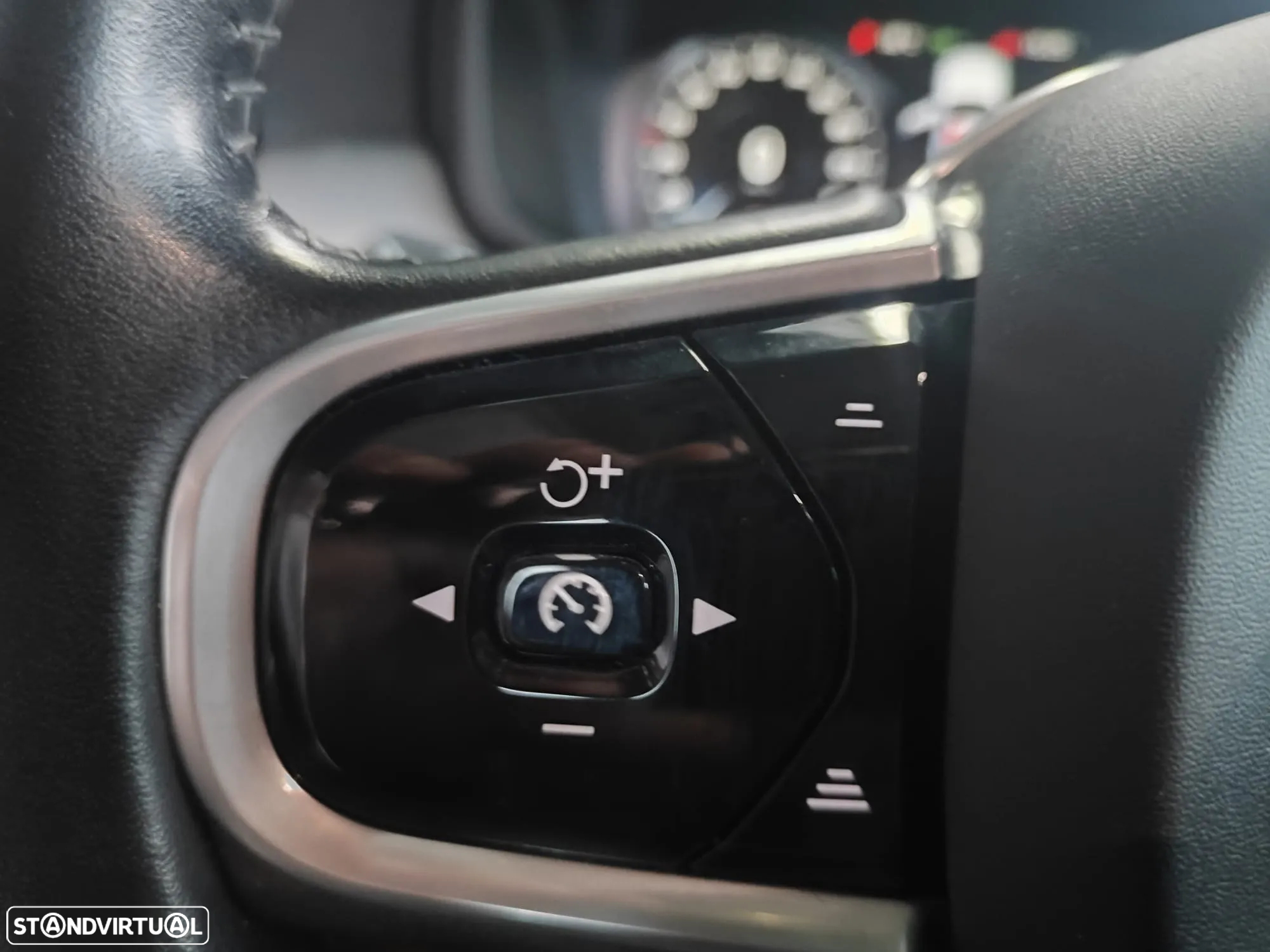 Volvo V90 2.0 D4 Momentum Plus Geartronic - 27