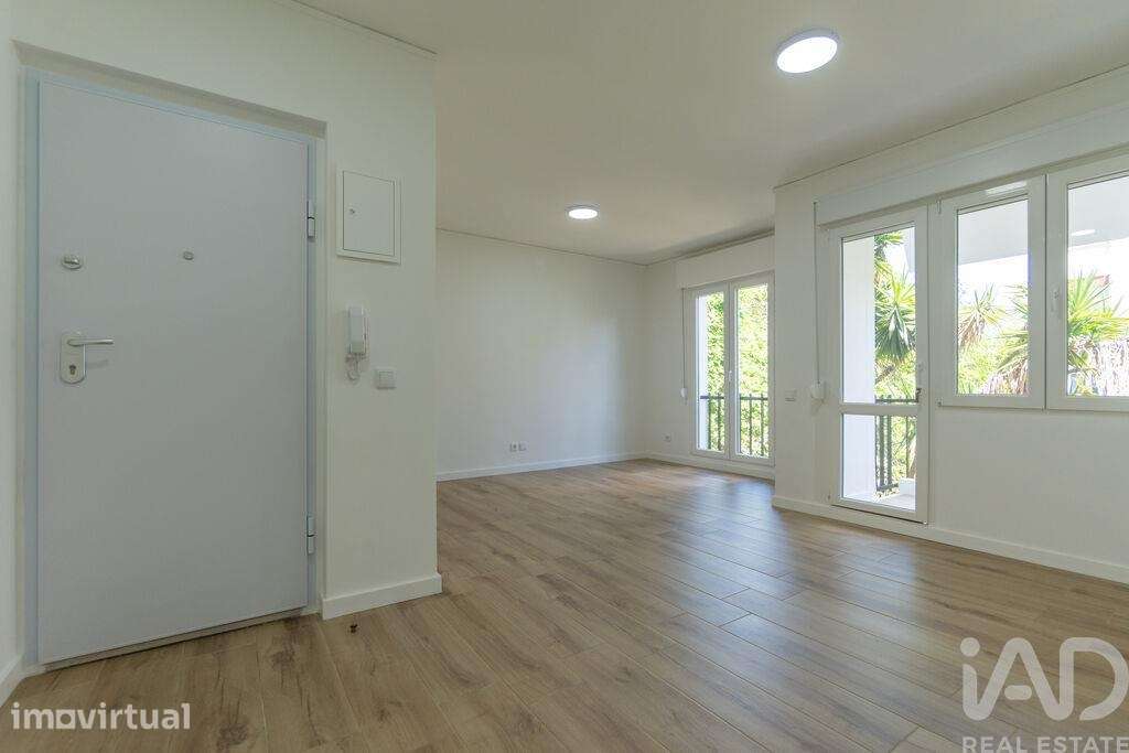 Apartamento T3 em Santo António dos Cavaleiros e Frielas - Grande imagem: 3/24