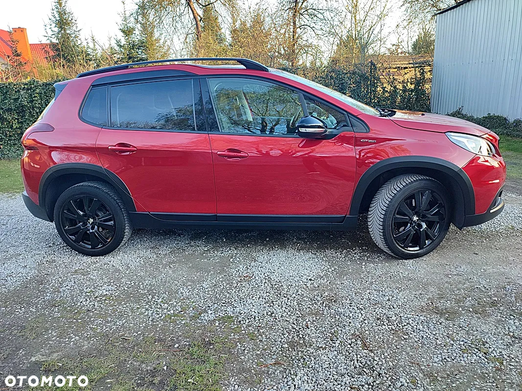 Peugeot 2008 1.2 Pure Tech Allure S&S - 16