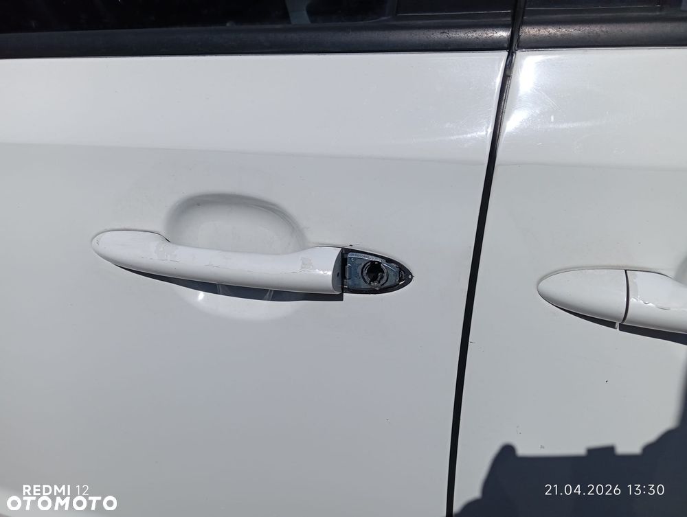 Kia Sedona - 10
