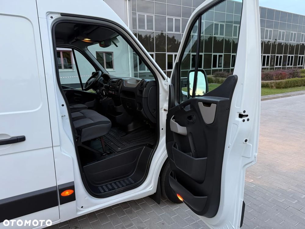 Nissan NV400 - 21