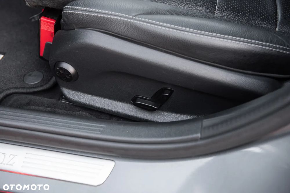 Mercedes-Benz Klasa C 200 d T 7G-TRONIC AMG Line - 19