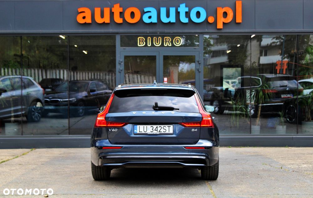 Volvo V60 B4 D Plus Dark - 4
