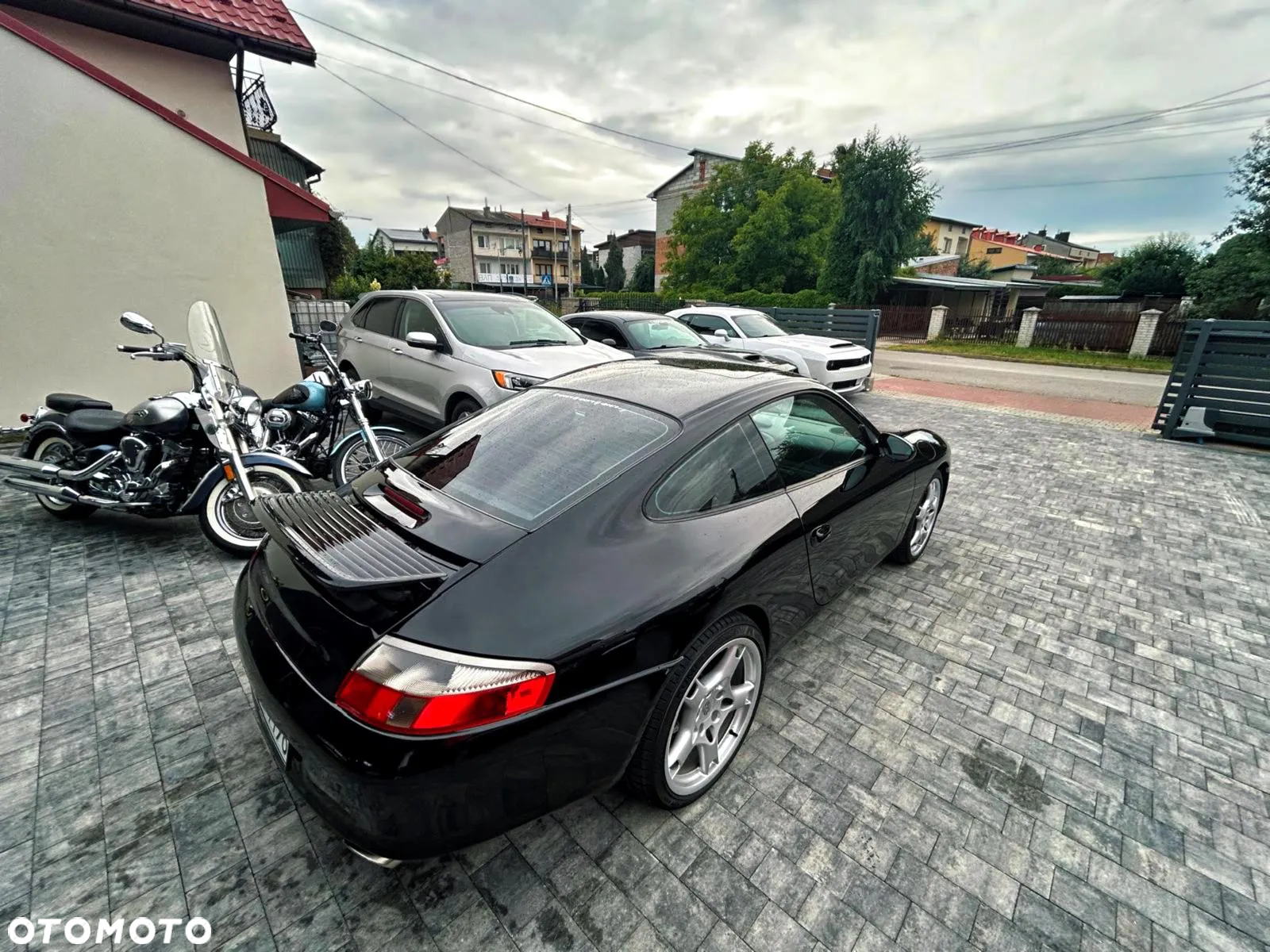Porsche 911 Carrera - 26