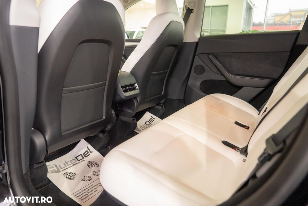 Tesla Model Y - 20