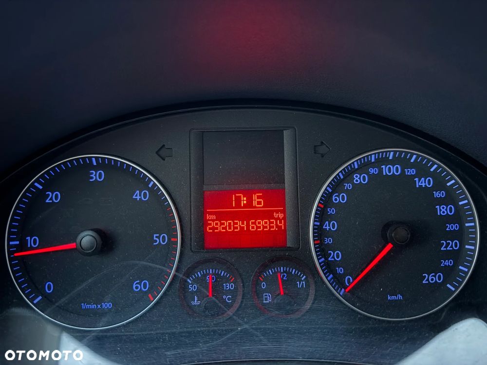 Volkswagen Golf V 2.0 TDI Trendline - 11