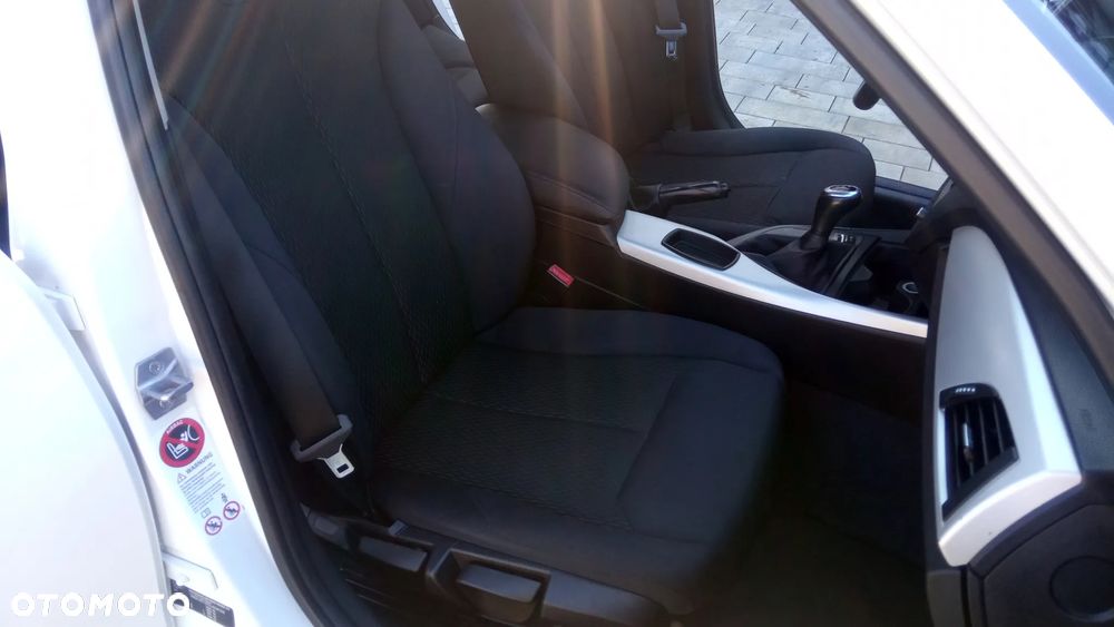 BMW Seria 1 114i - 17