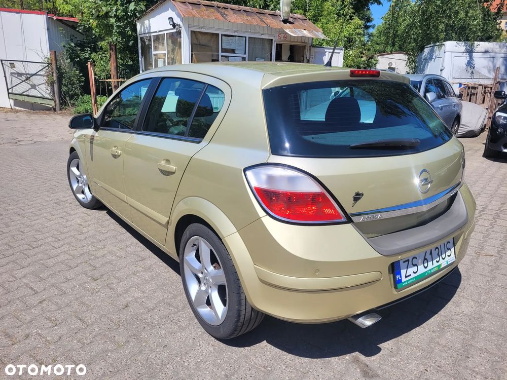 Opel Astra 2.0 Turbo Cosmo - 5