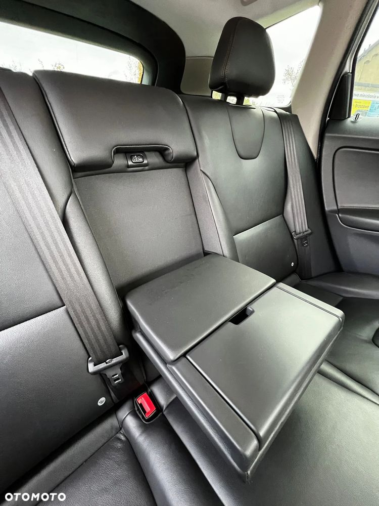 Volvo XC 60 - 25