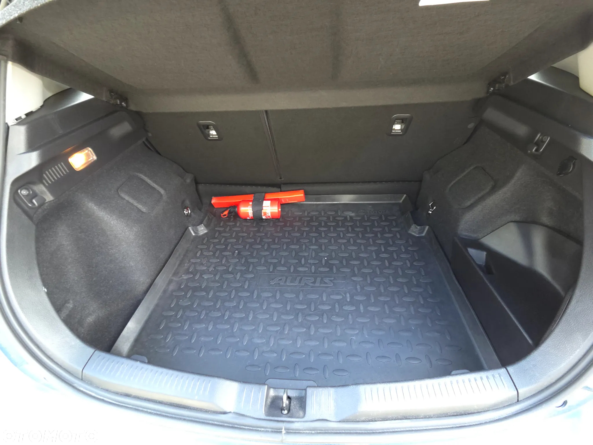 Toyota Auris Hybrid 135 Premium - 11