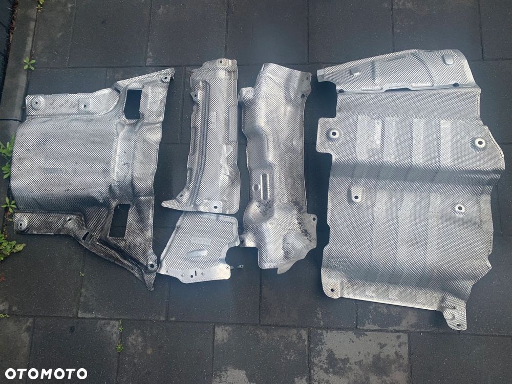 OSŁONY TERMICZNE PODWOZIA MERCEDES E-KLASA W213 KOMBI KOMPLET - 1