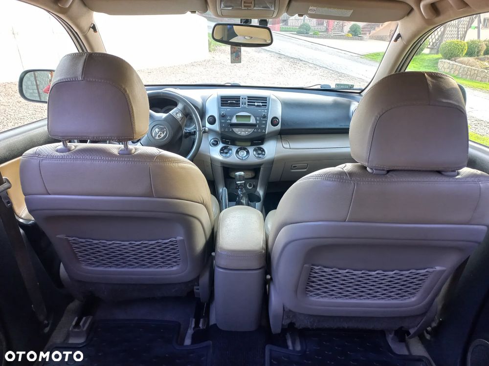 Toyota RAV4 2.2 D-4D Prestige - 22