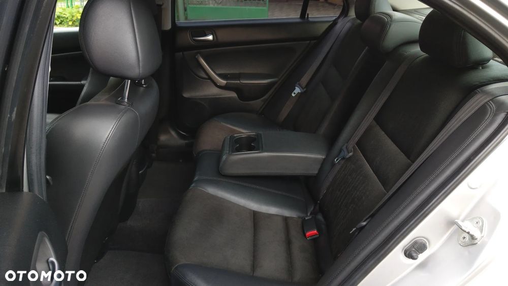 Honda Accord 2.0 Executive - 13
