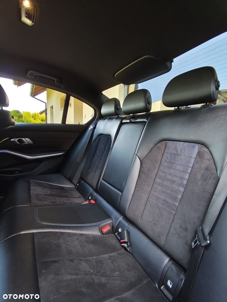 BMW Seria 3 320d xDrive MHEV M Sport sport - 23