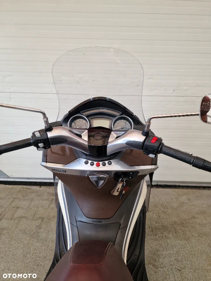 Piaggio X10 - 39