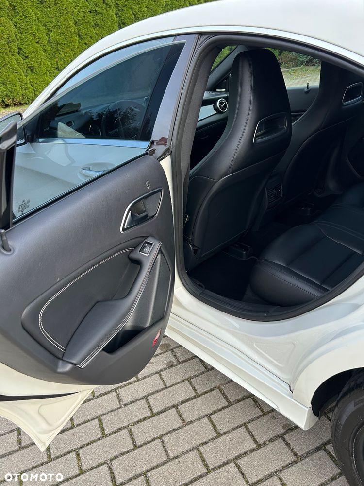 Mercedes-Benz CLA 250 4-Matic - 13
