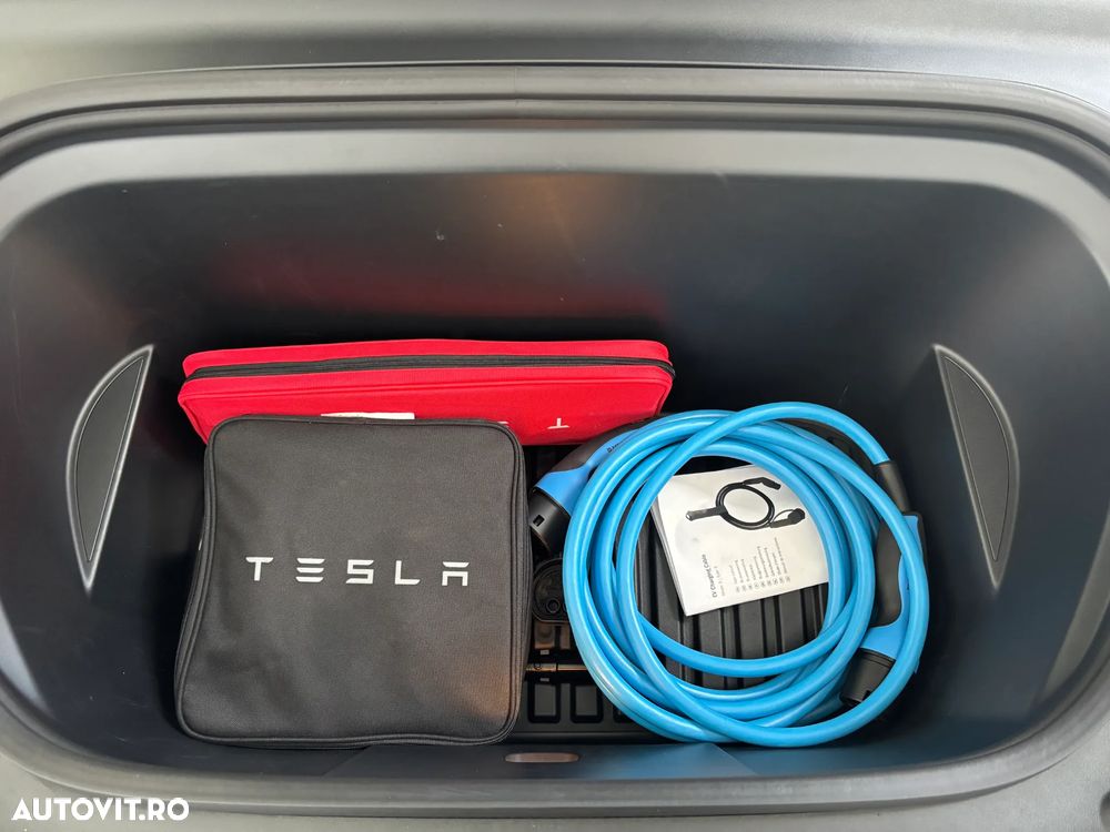 Tesla Model Y RWD - 25