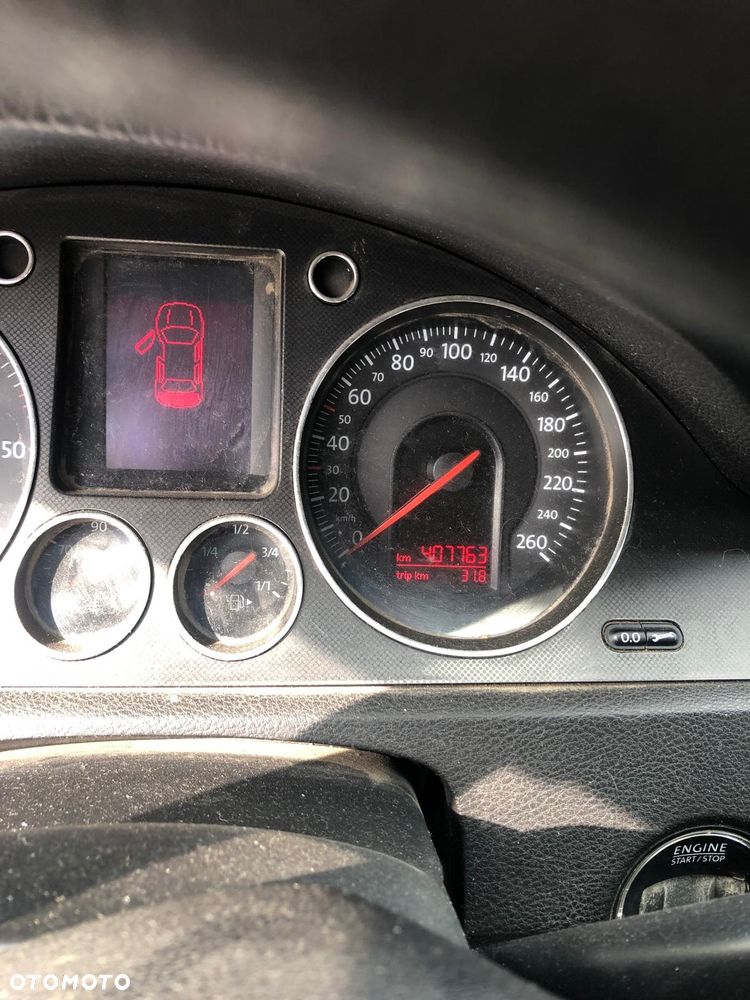 Volkswagen Passat - 4