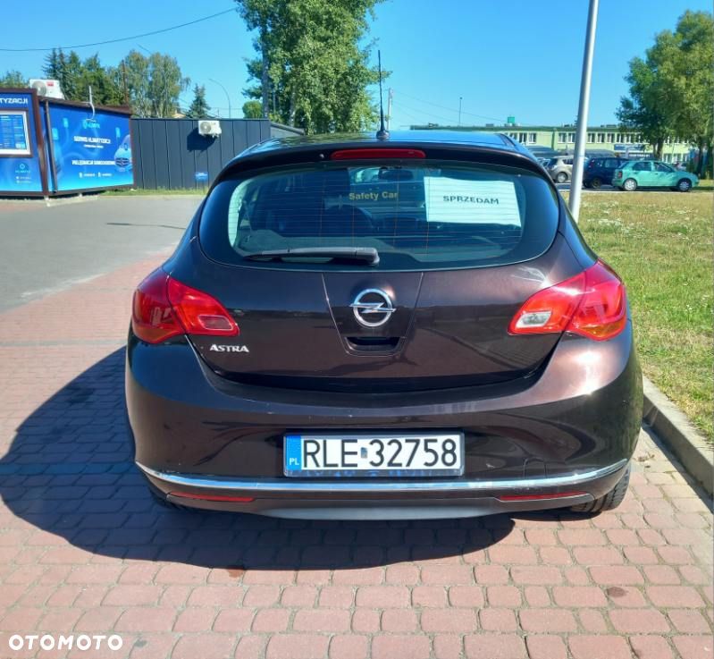 Opel Astra ver-1-4-enjoy - 11