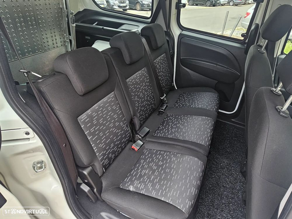 Opel Combo D ,Com Rampa Cadeira De Rodas - 14